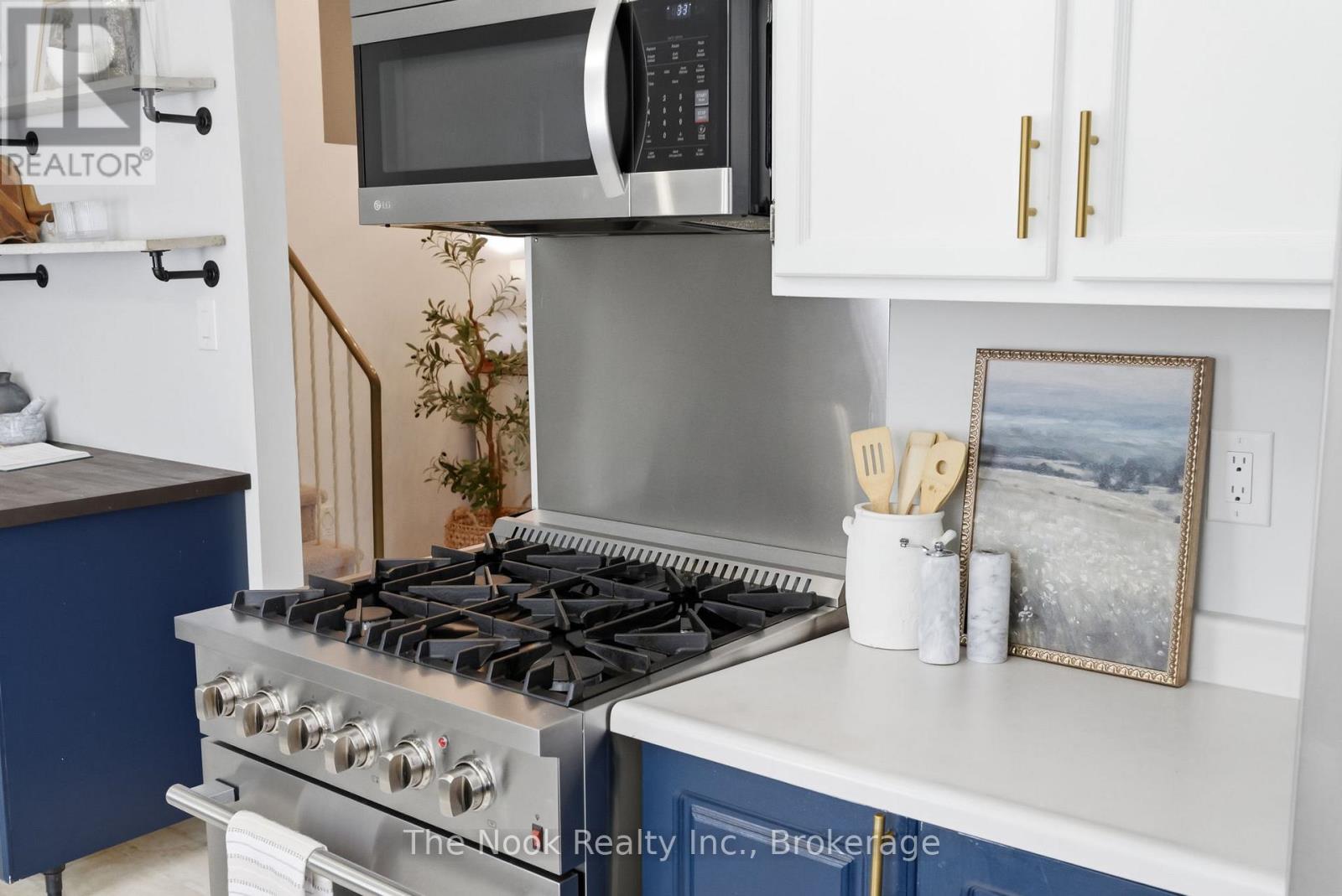 30 DEERPARK CRESCENT - 23