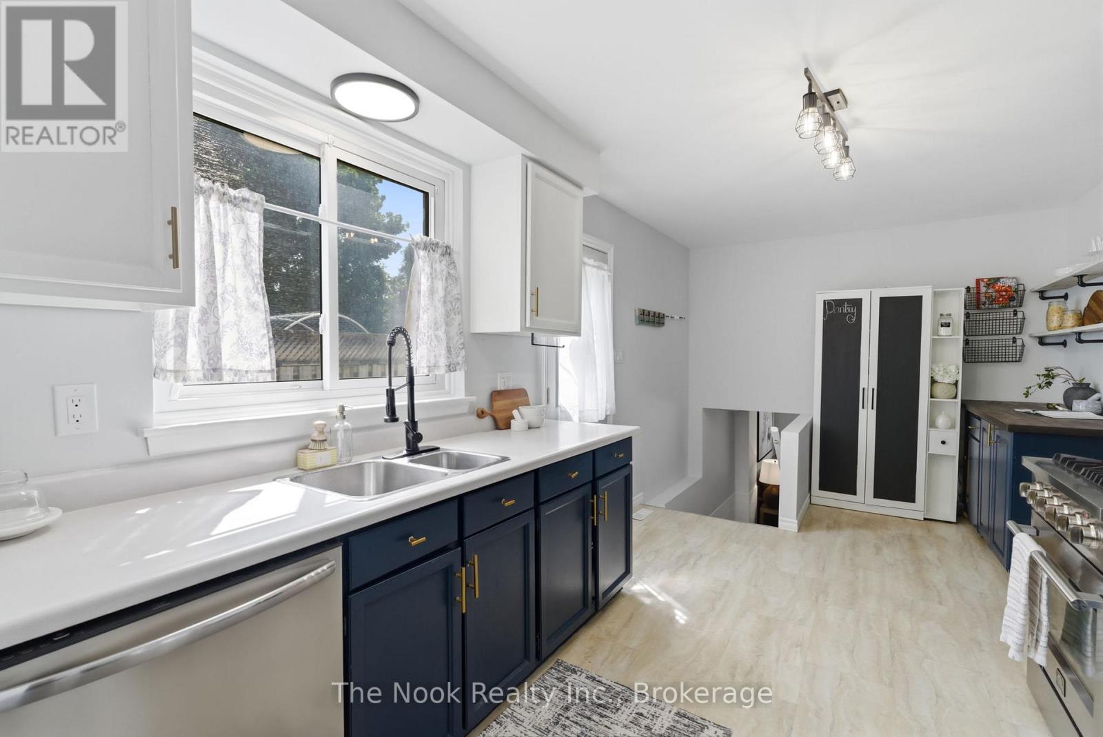 30 DEERPARK CRESCENT - Image 25