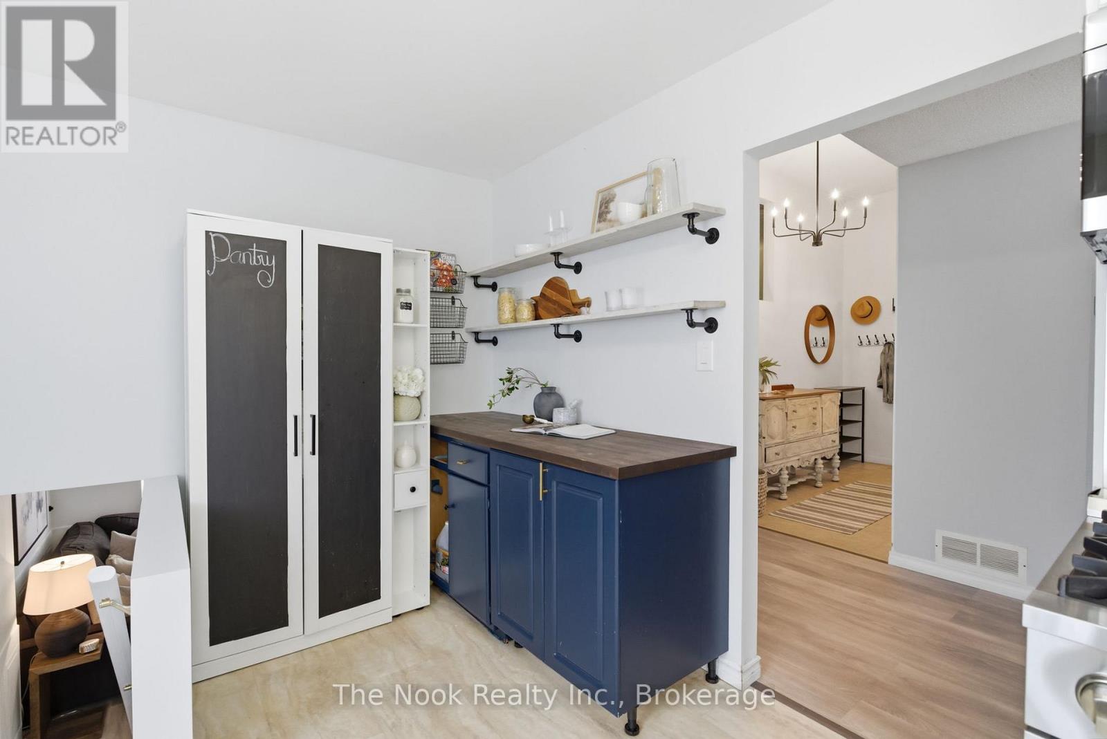 30 DEERPARK CRESCENT - 27