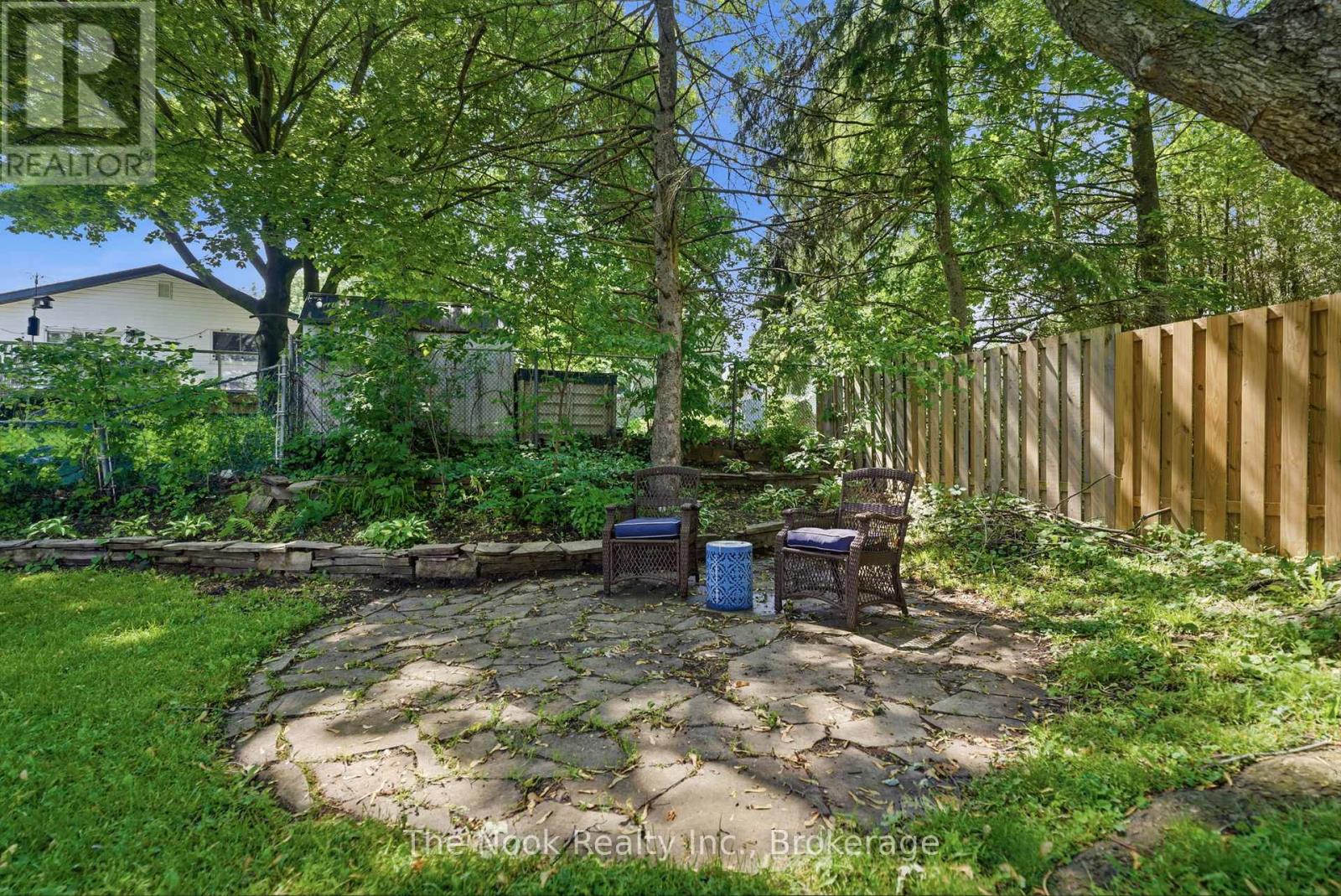 30 DEERPARK CRESCENT - 46