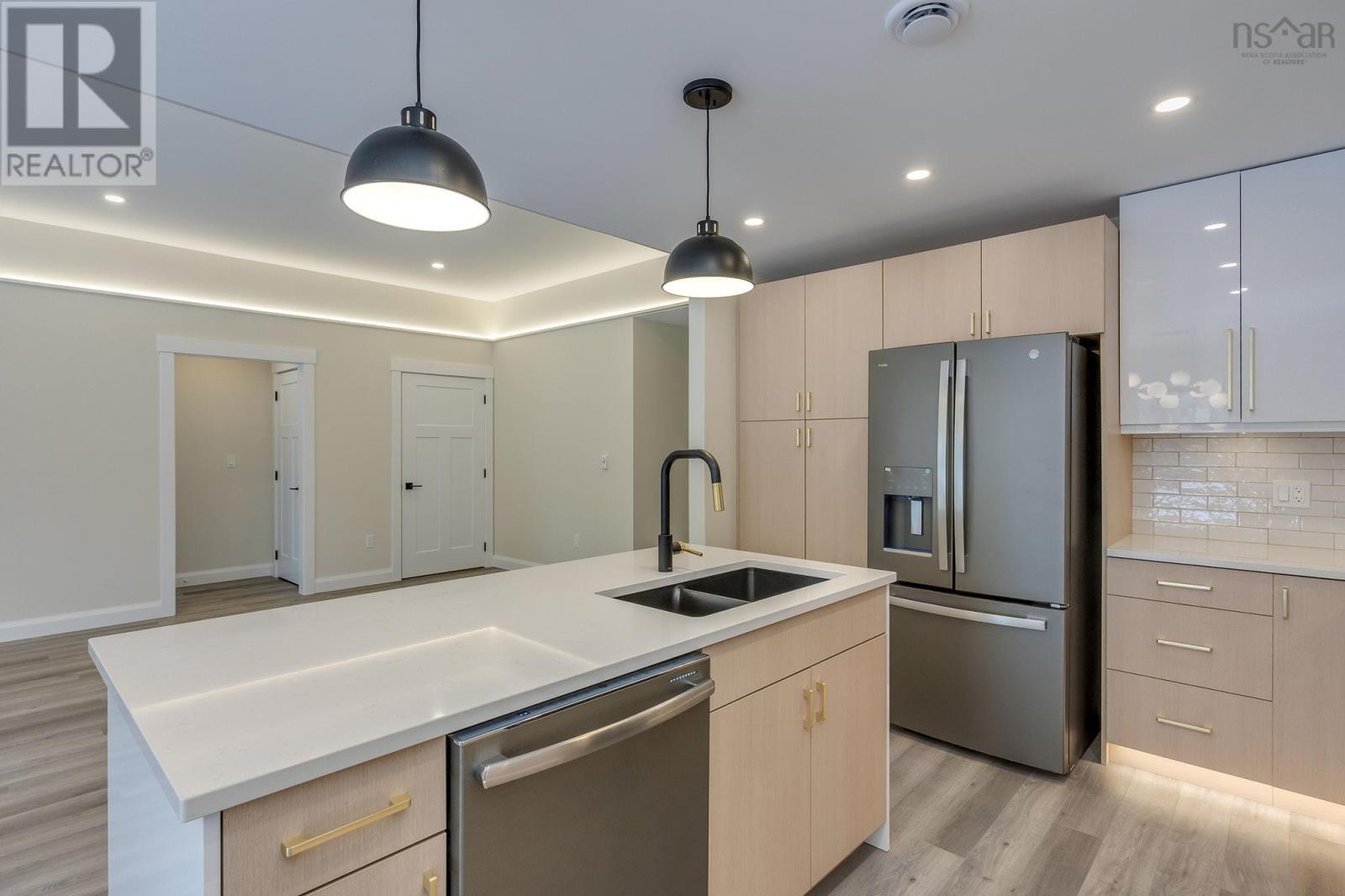 10 Peterson Street - 18