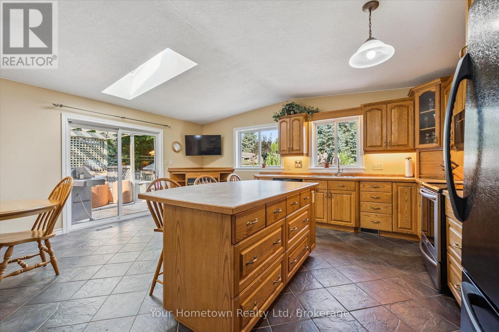 220 COLBORNE STREET - Image 10