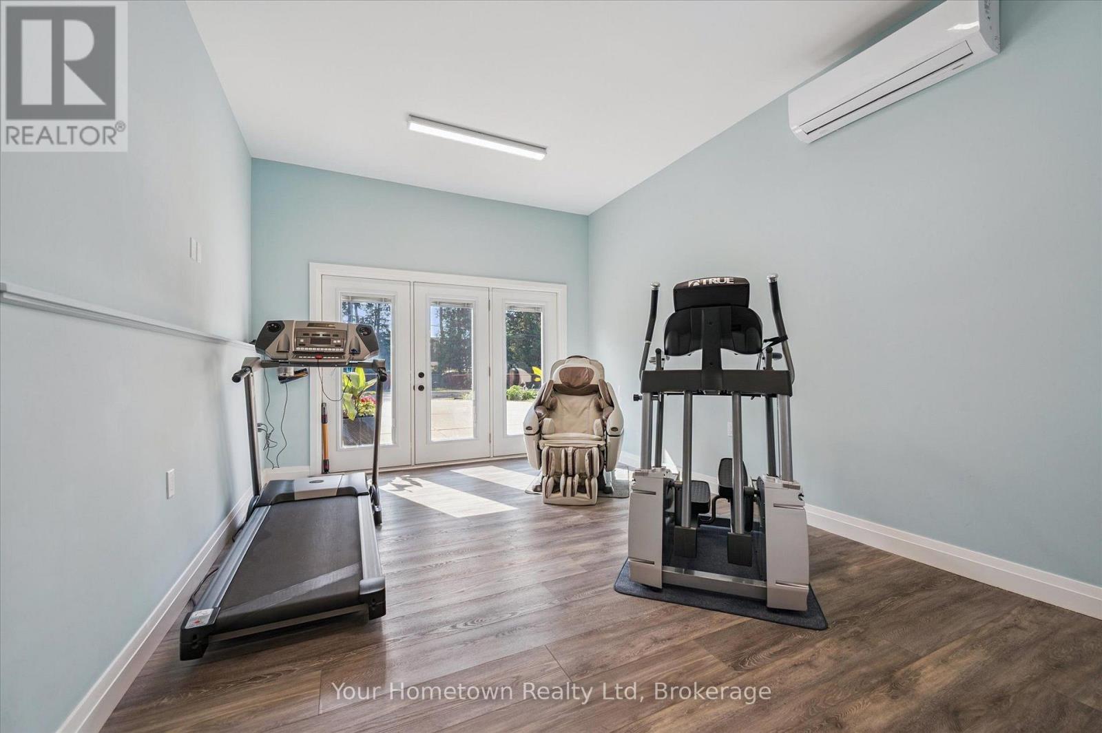 220 COLBORNE STREET - 22