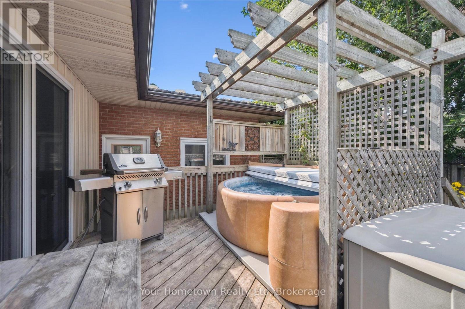 220 COLBORNE STREET - 40