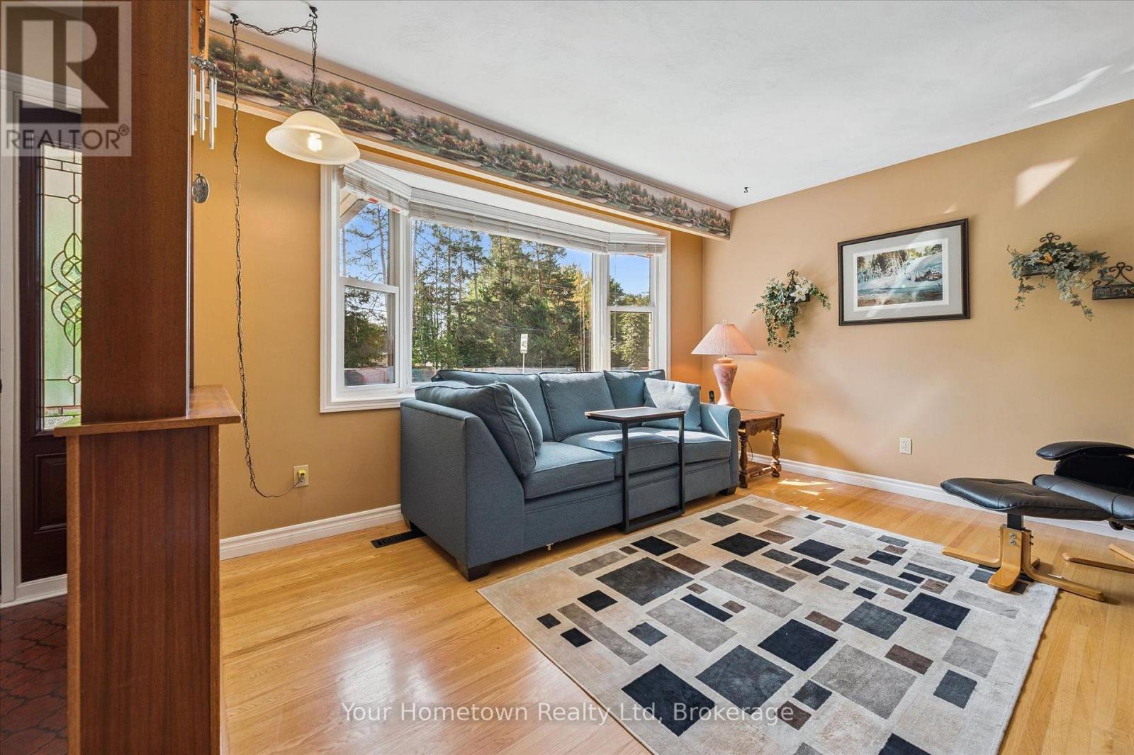 220 COLBORNE STREET - 6