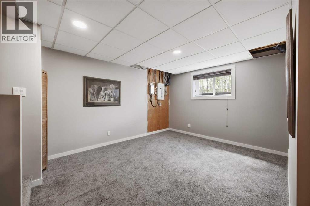 30 3036006 Highway 2 Service Road South - Photo 29