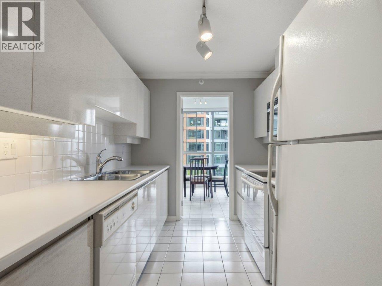 701 2288 PINE STREET, Vancouver