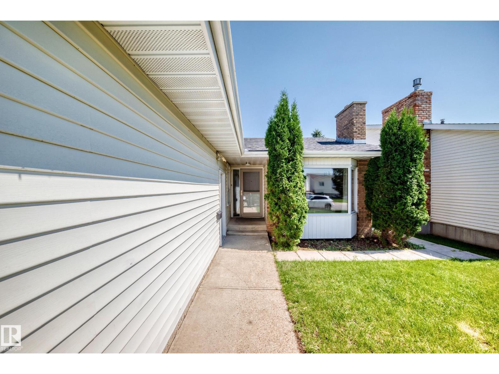6208 11 Ave NW NW, Sakaw, Edmonton photo 3