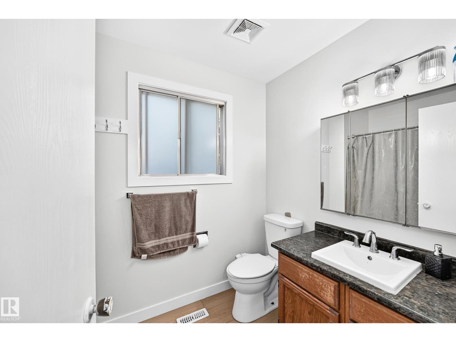 6208 11 Ave NW NW - 33