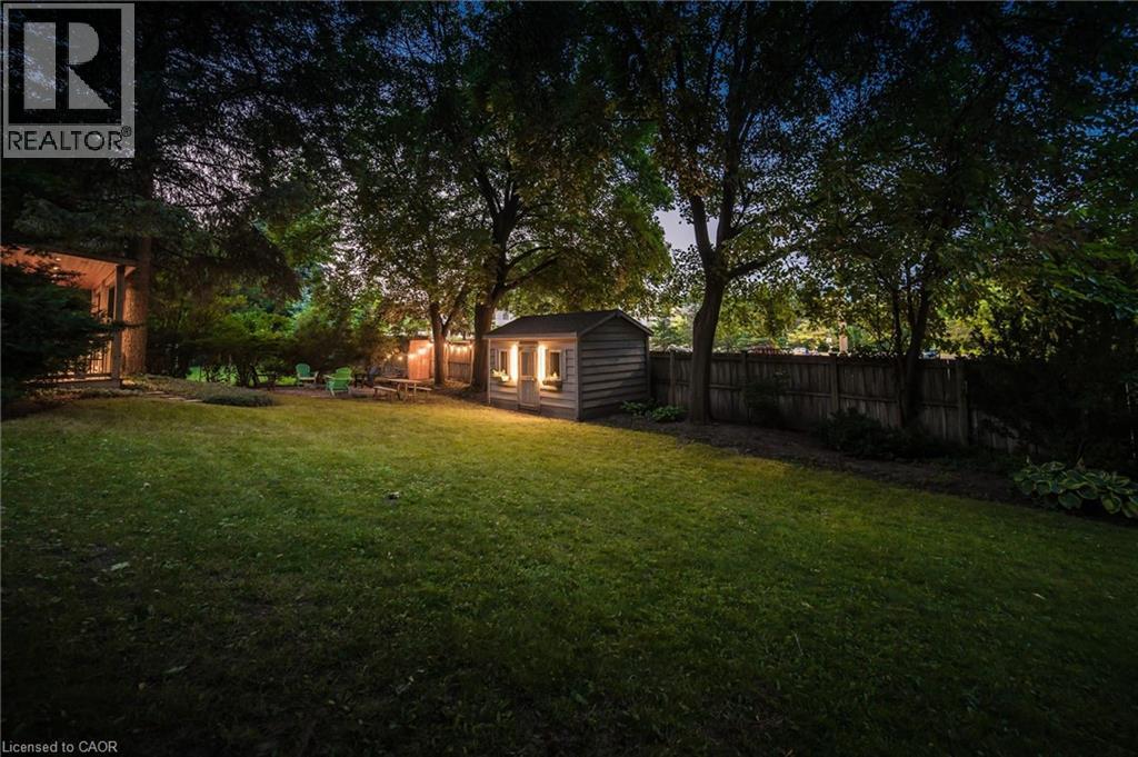 130 IROQUOIS Place - 40