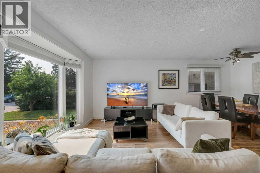 6608 Bowwood Drive NW, Bowness, Calgary photo 4