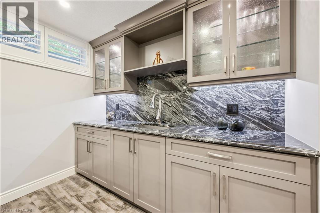 130 IROQUOIS Place - Image 30