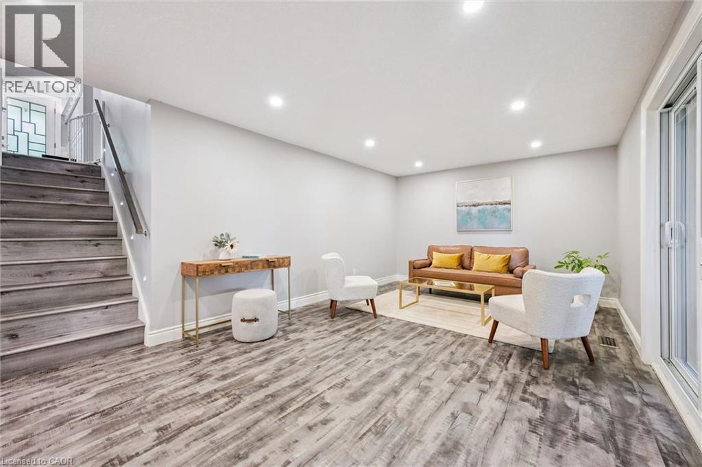 130 IROQUOIS Place - 24