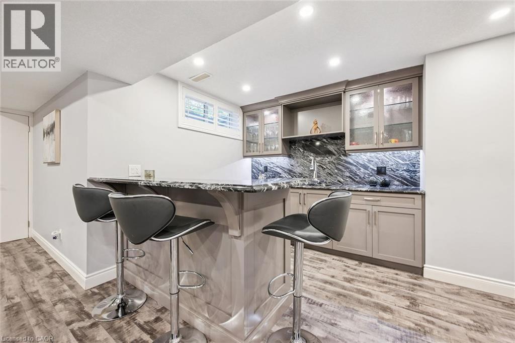 130 IROQUOIS Place - 29