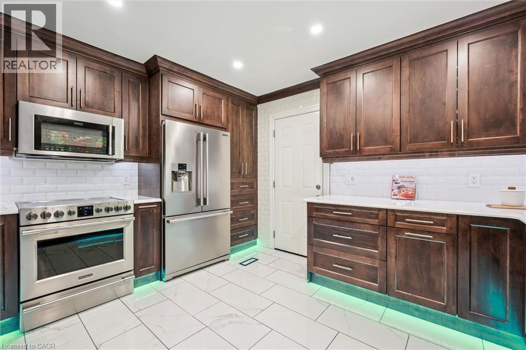 130 IROQUOIS Place - Image 15