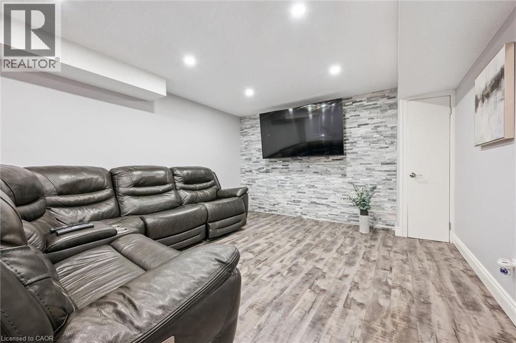 130 IROQUOIS Place - Image 32