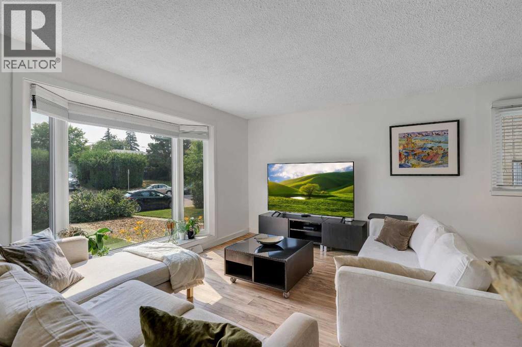 6608 Bowwood Drive NW, Bowness, Calgary photo 5