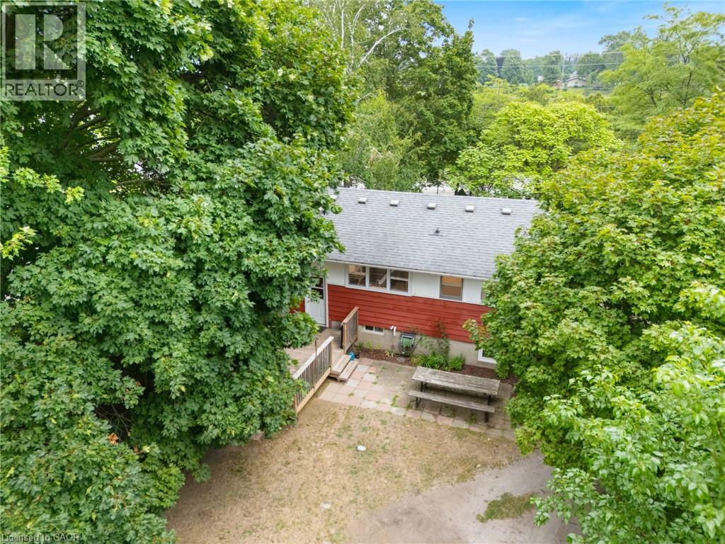 14 HILLCREST Road - Image 3