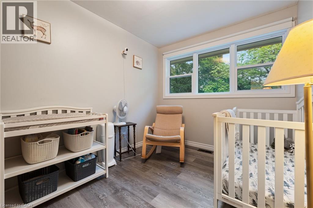 14 HILLCREST Road - 15
