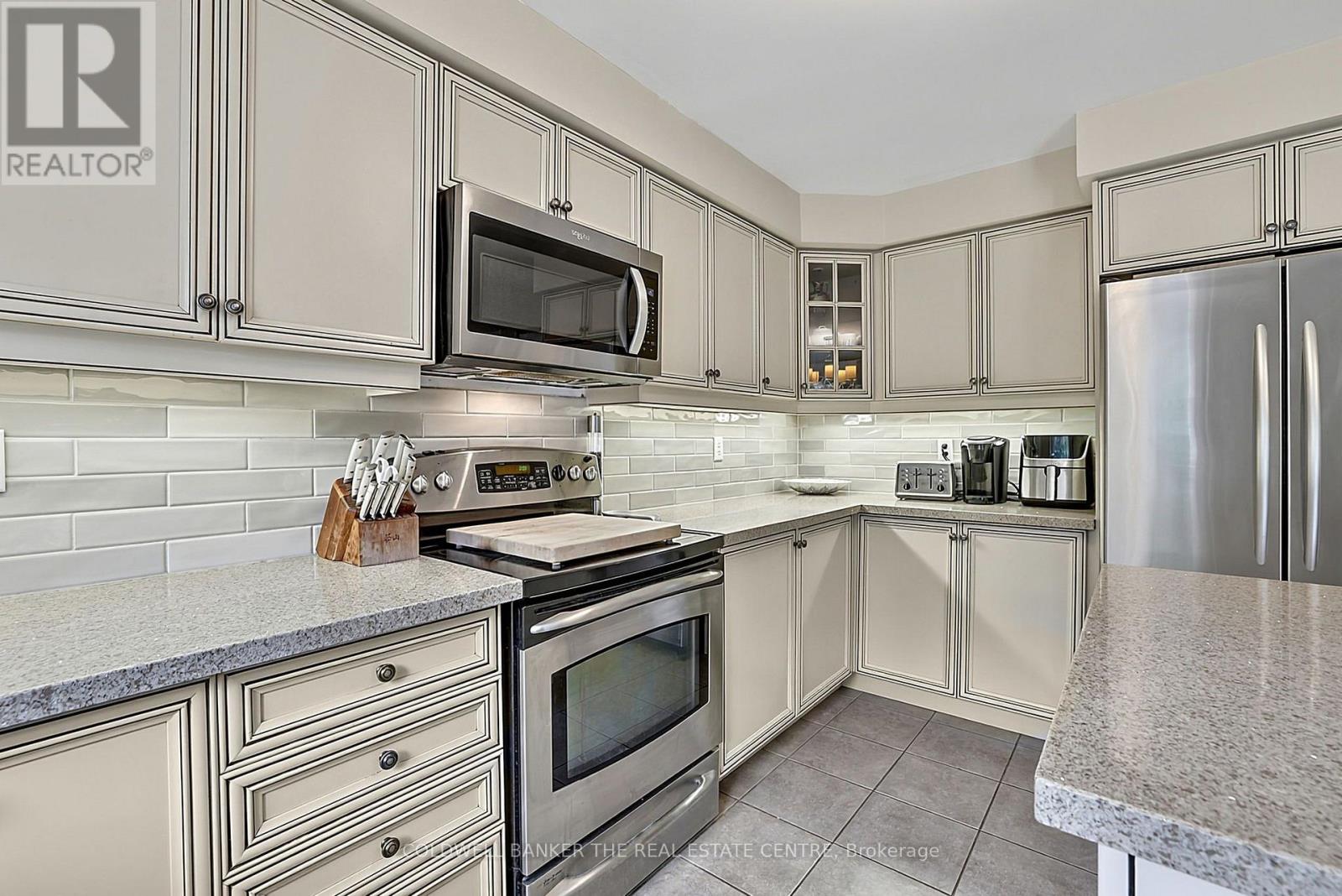 126 DONALD STEWART CRESCENT - 22