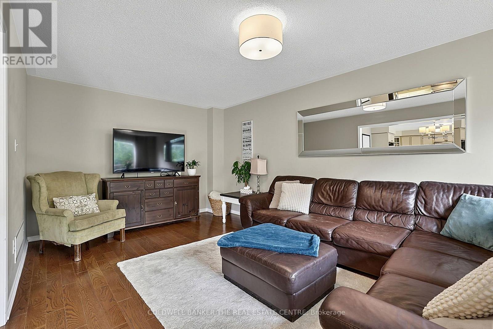 126 DONALD STEWART CRESCENT - 23