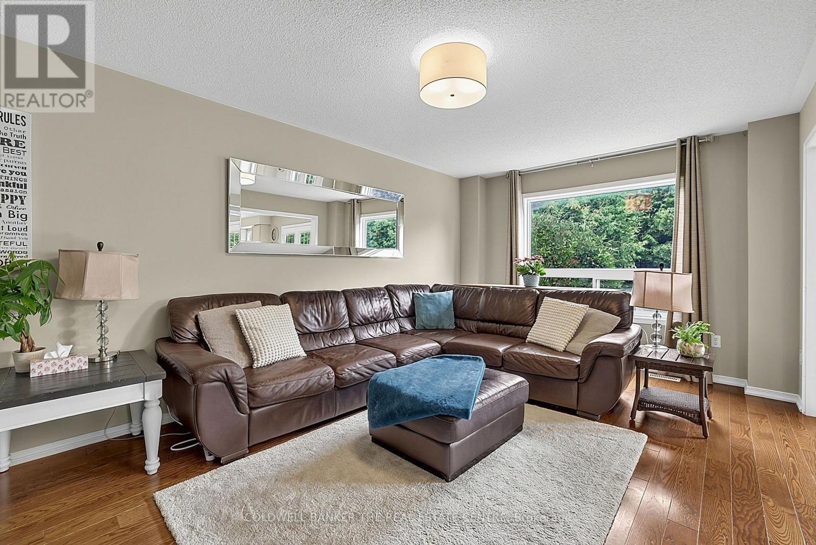 126 DONALD STEWART CRESCENT - 25