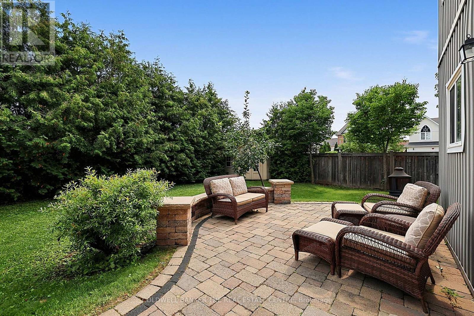 126 DONALD STEWART CRESCENT - 36