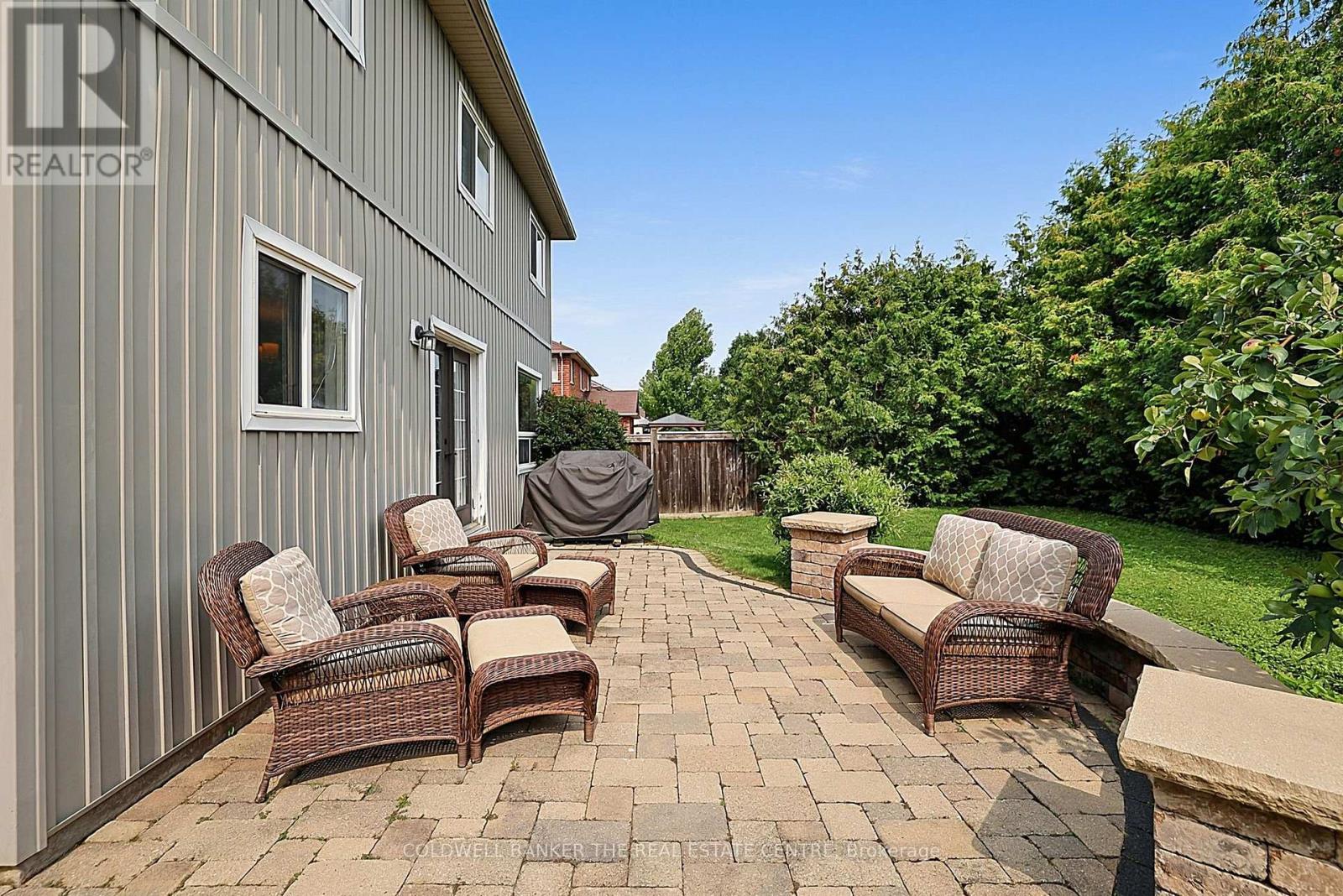 126 DONALD STEWART CRESCENT - 38