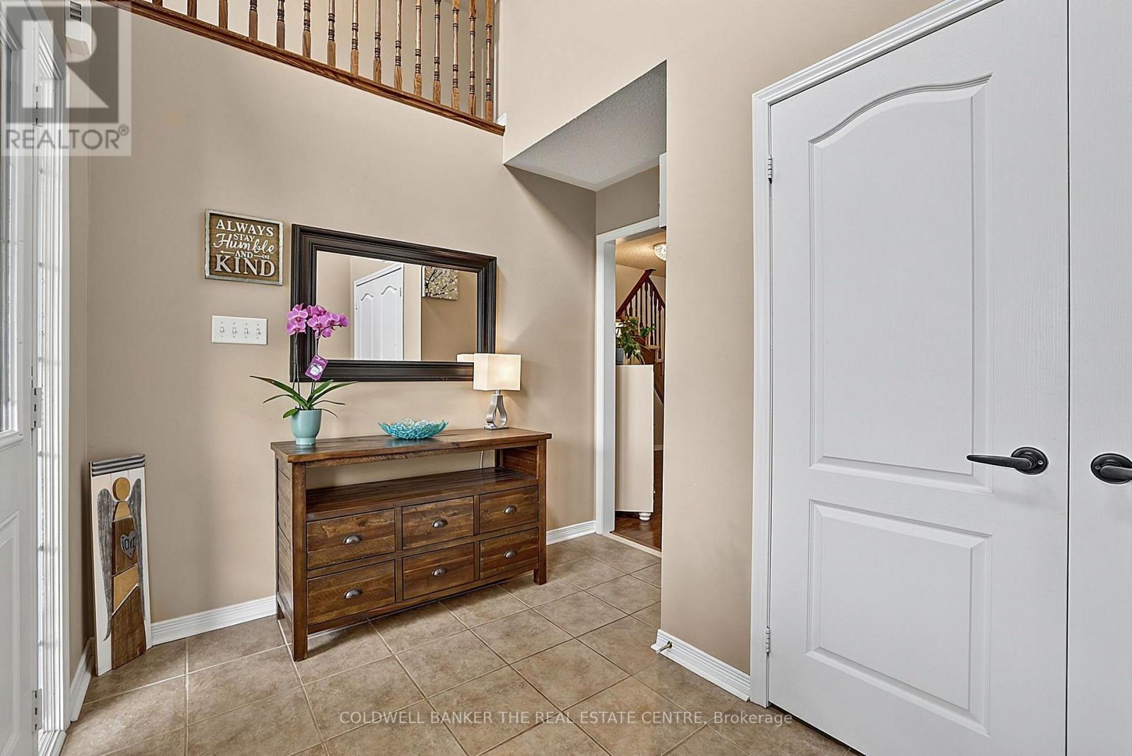 126 DONALD STEWART CRESCENT - 7