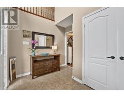Bedroom 2 - 126 Donald Stewart Crescent, East Gwillimbury, ON L0G1M0 Photo 7