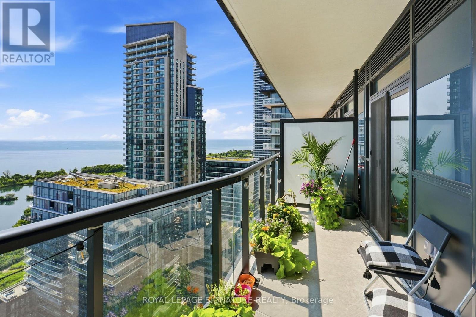#2403 38 ANNIE CRAIG DRIVE - Image 17