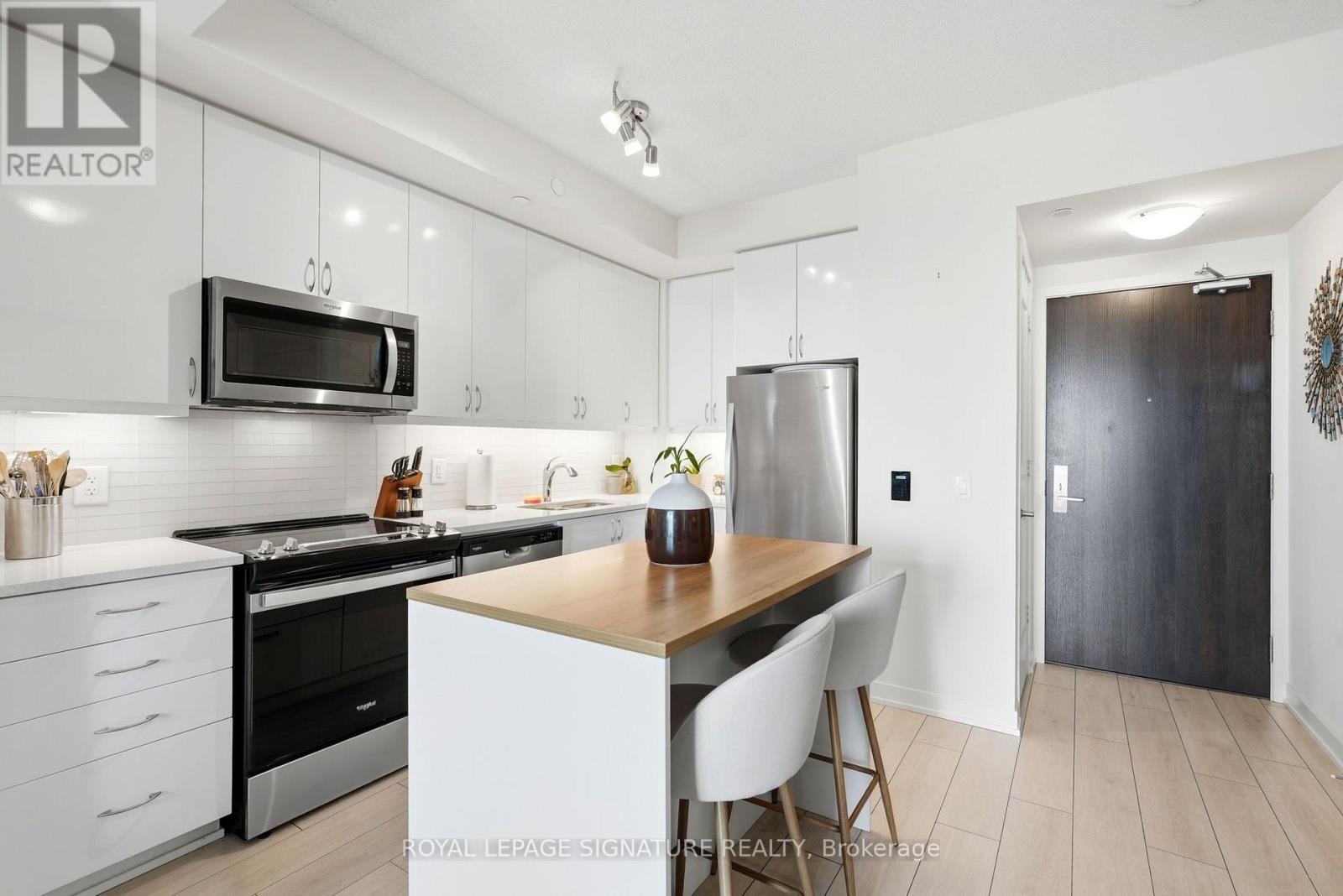 #2403 38 ANNIE CRAIG DRIVE - Image 5