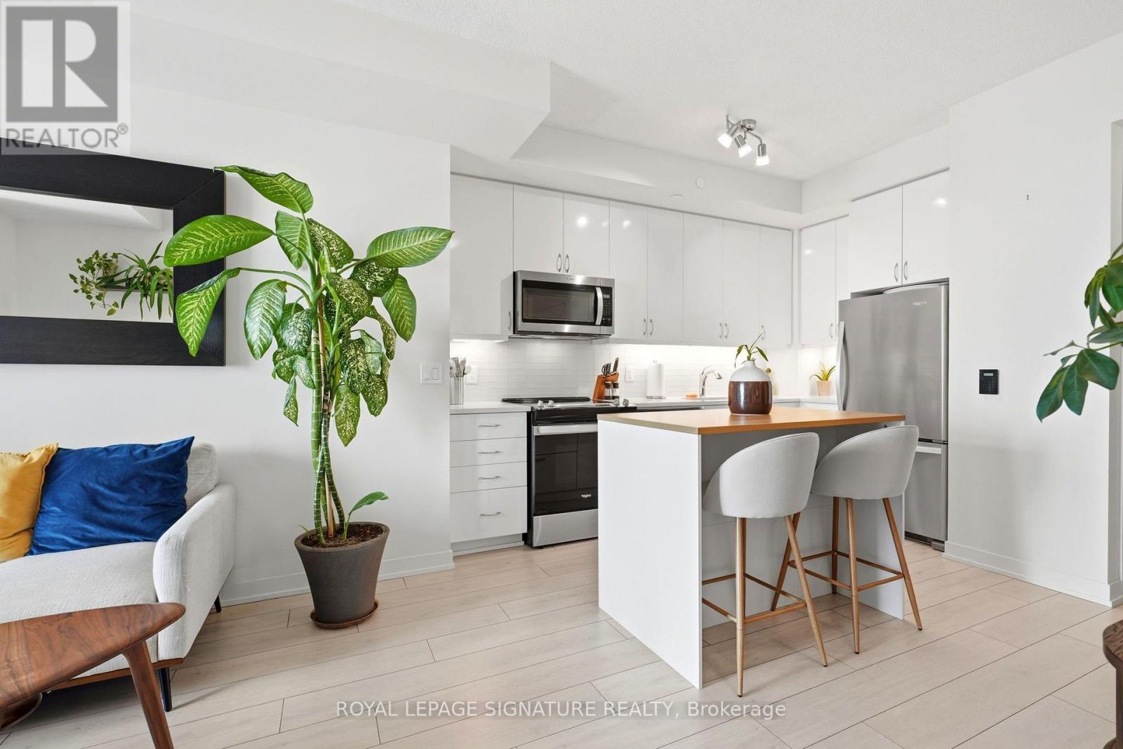 #2403 38 ANNIE CRAIG DRIVE - Image 8
