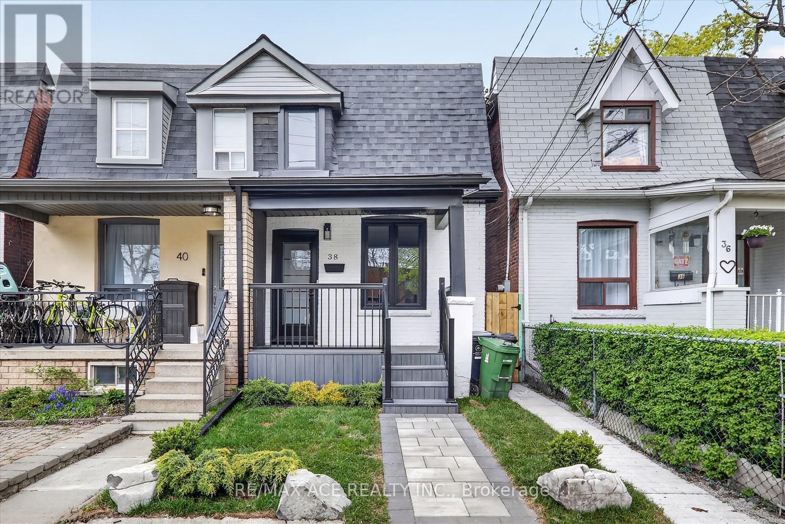 38 PELHAM AVENUE - 1