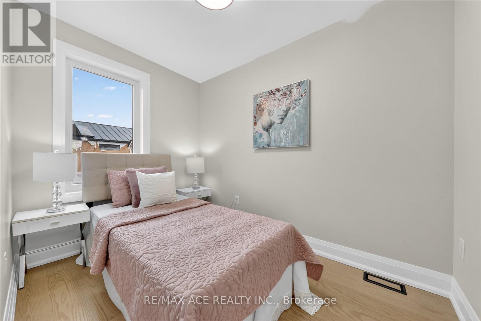 38 PELHAM AVENUE - 22