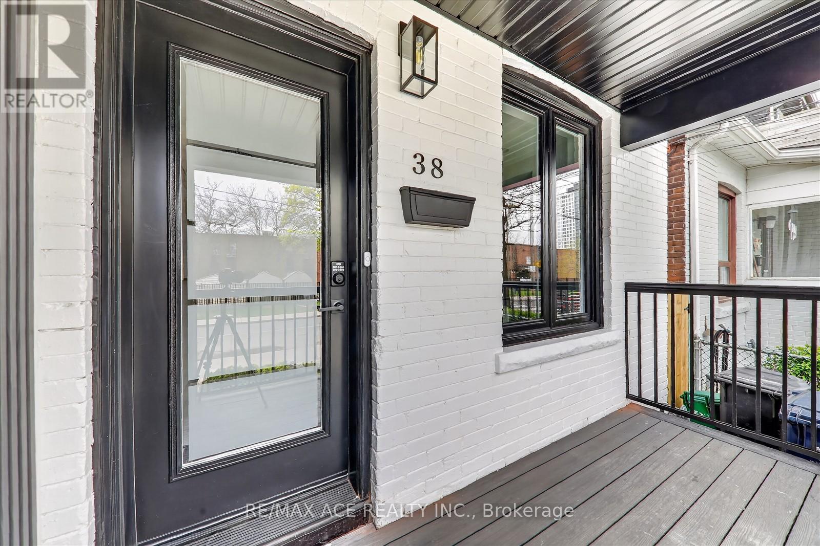 38 PELHAM AVENUE - Image 24