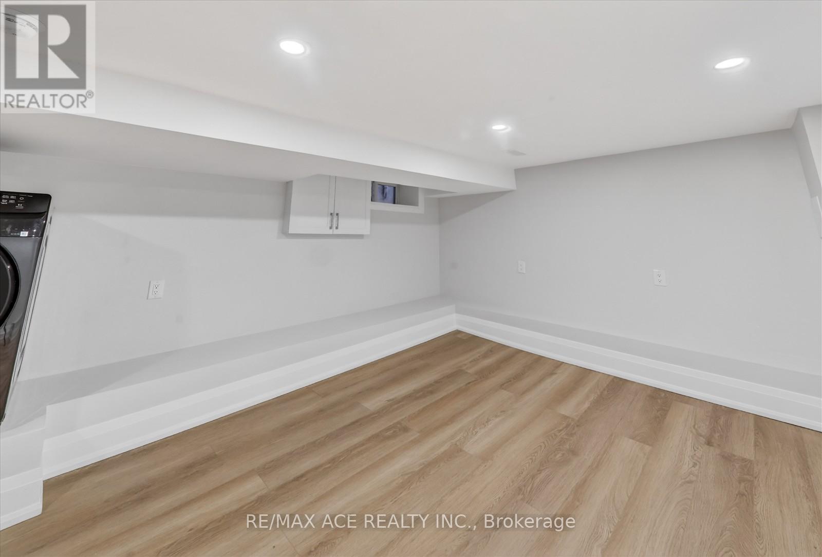 38 PELHAM AVENUE - Image 25