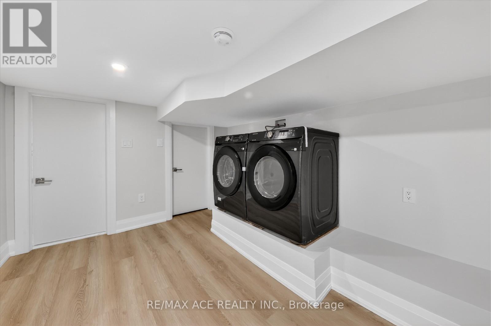 38 PELHAM AVENUE - 27