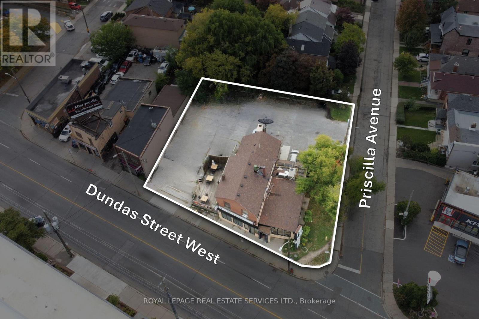 3513 DUNDAS STREET W