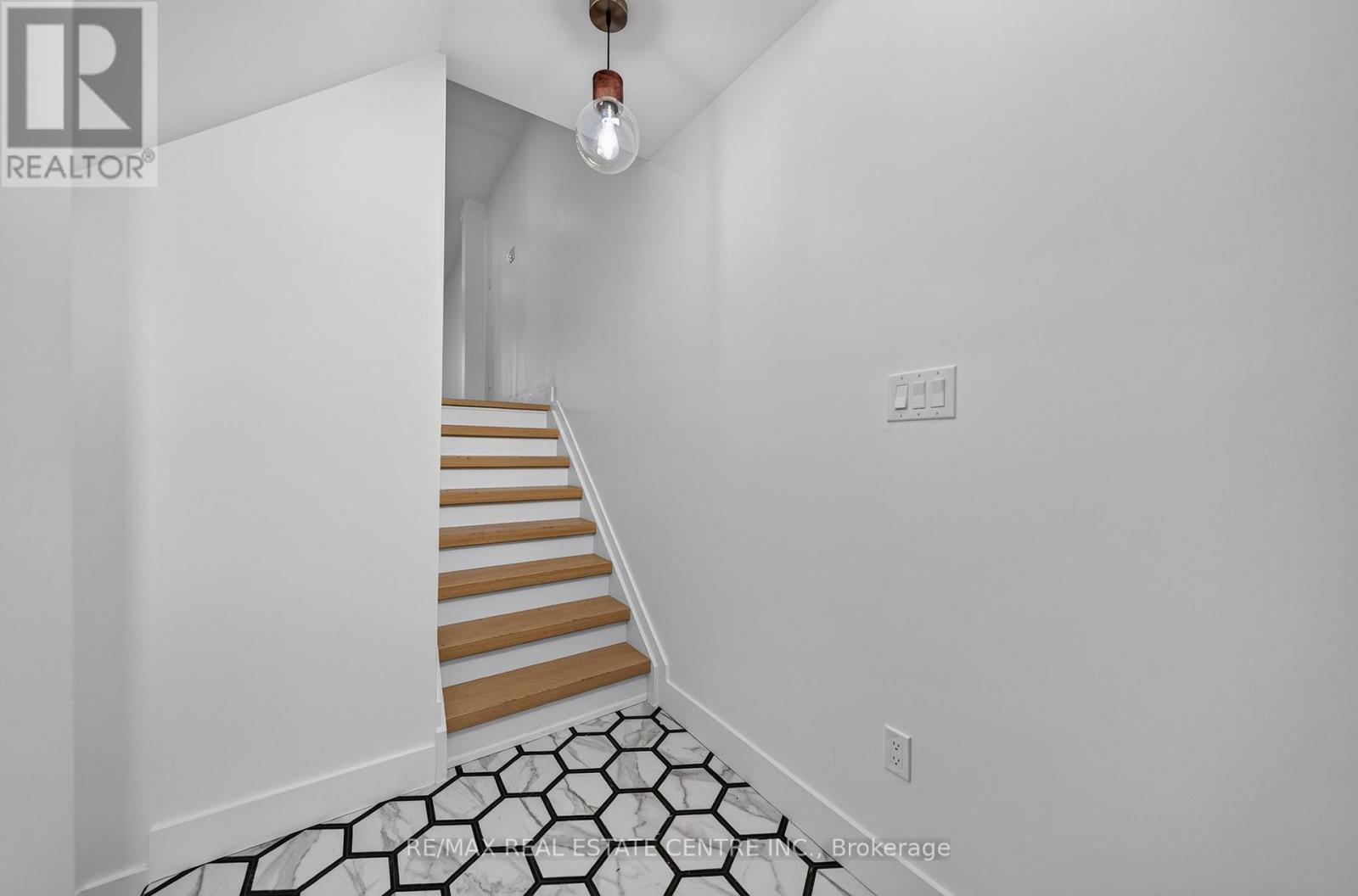#50 5090 FAIRVIEW STREET - 4