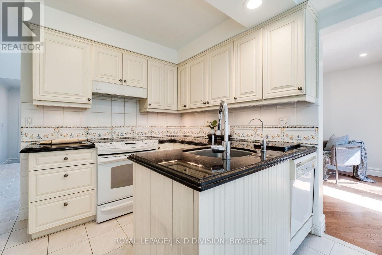12 JASON CRESCENT - 18