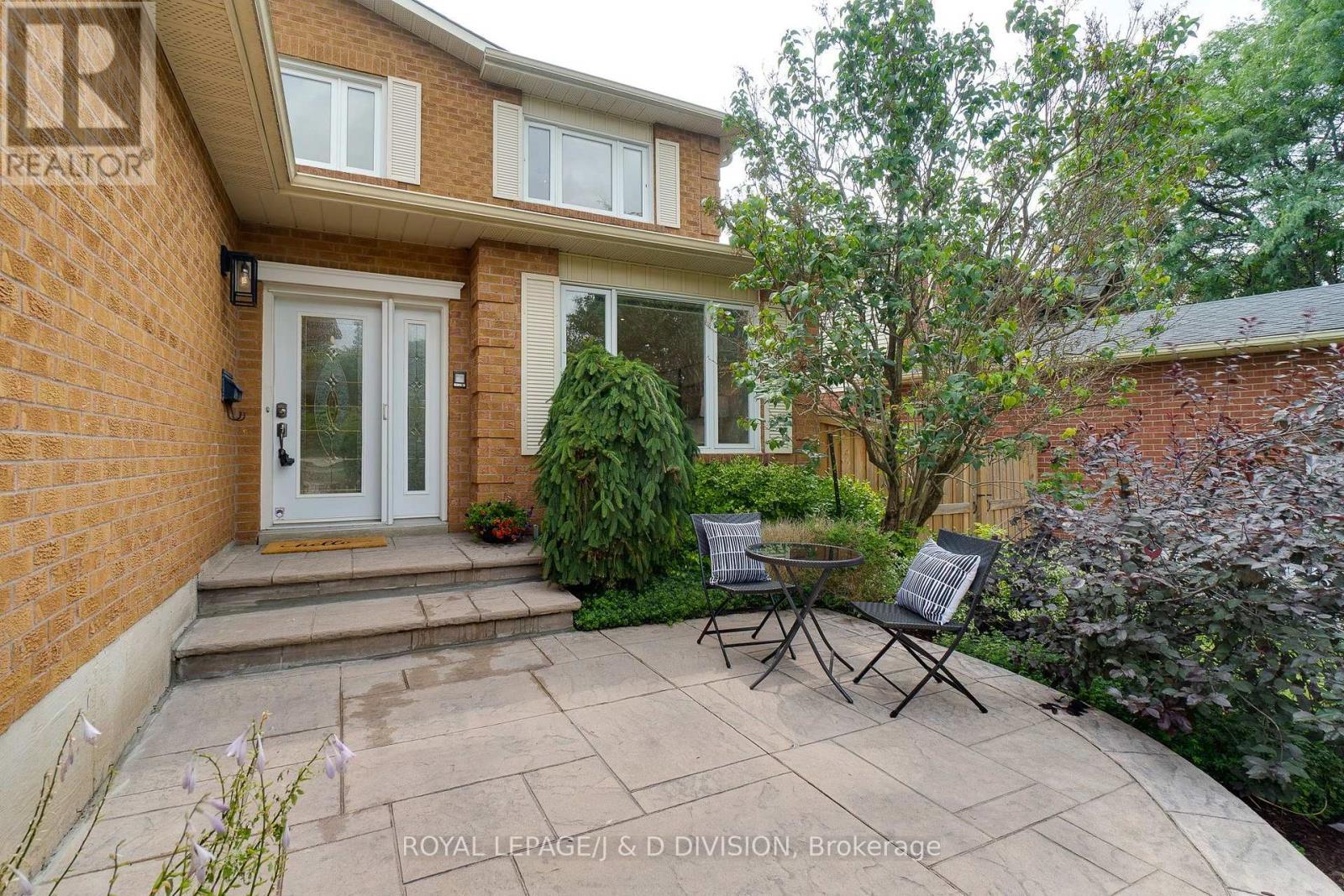 12 JASON CRESCENT - 4