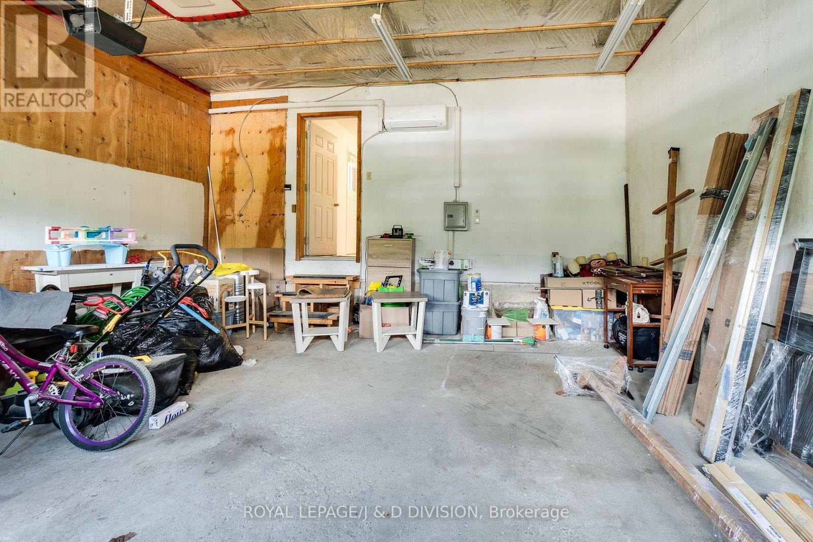 12 JASON CRESCENT - 44