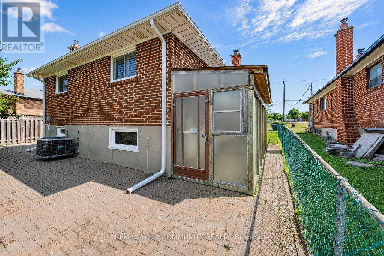 20 LINTHURST AVENUE - 50