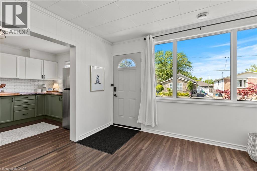 38 ALEXANDRA Boulevard - Image 10
