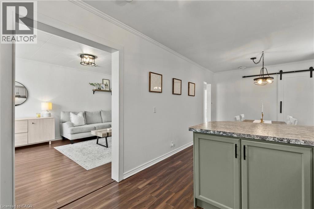 38 ALEXANDRA Boulevard - Image 12