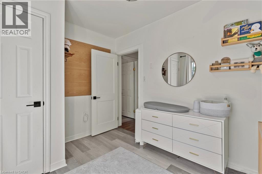 38 ALEXANDRA Boulevard - Image 18
