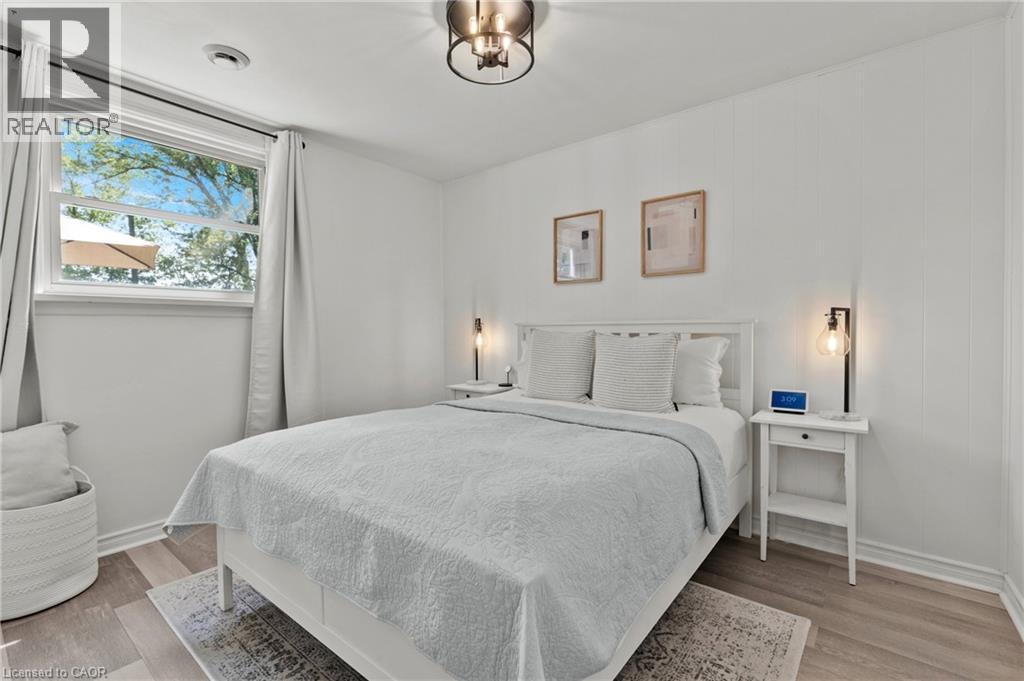38 ALEXANDRA Boulevard - Image 19