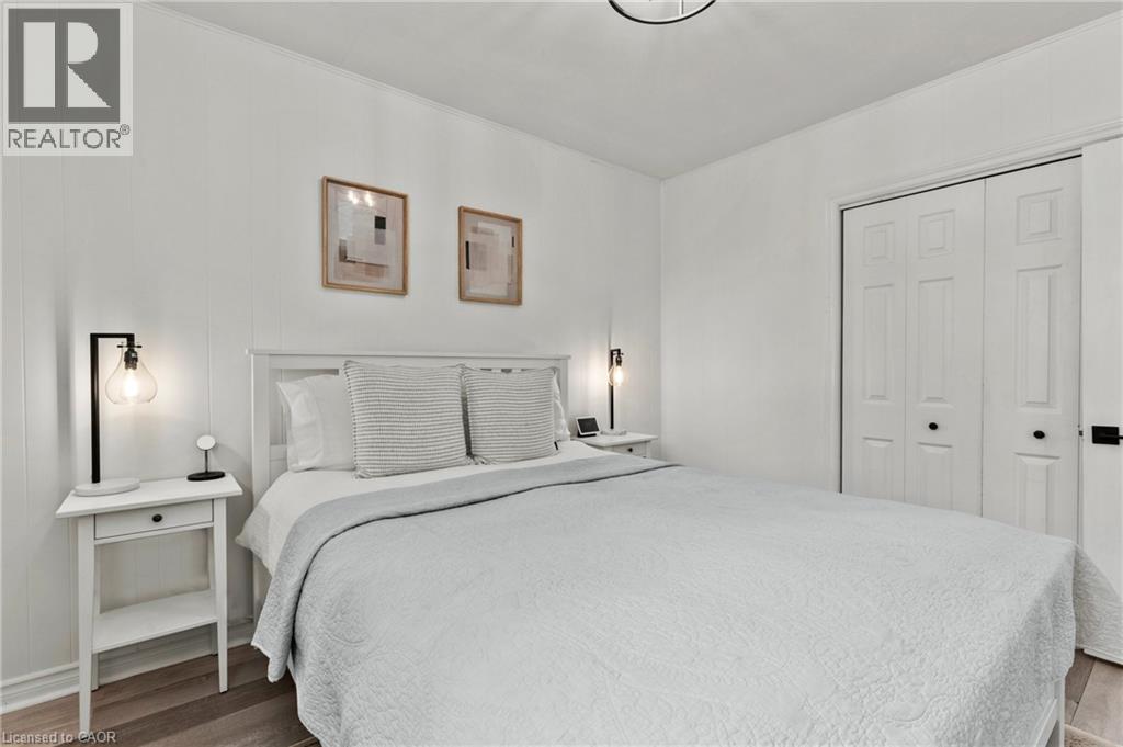 38 ALEXANDRA Boulevard - Image 21