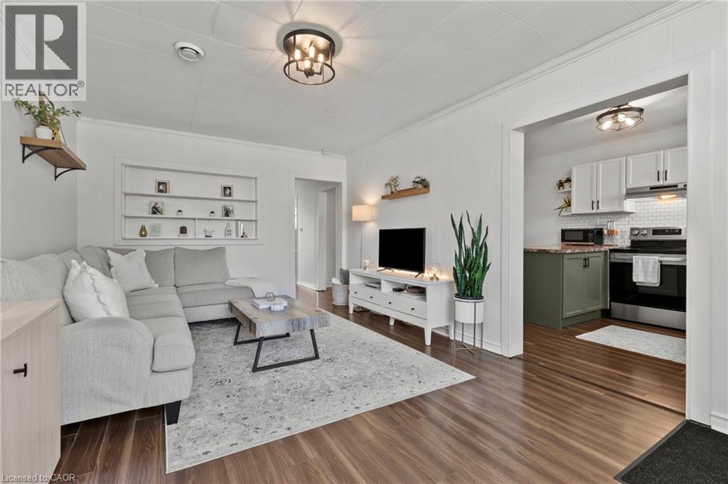 38 ALEXANDRA Boulevard - Image 6
